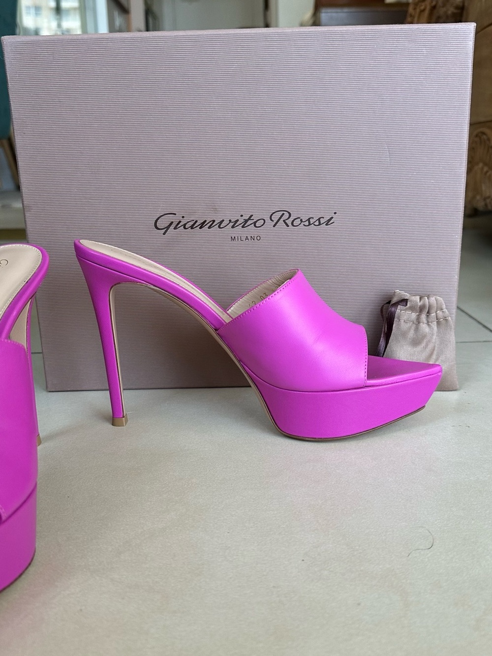 Gianvito Rossi Heels - Picture 5 of 11